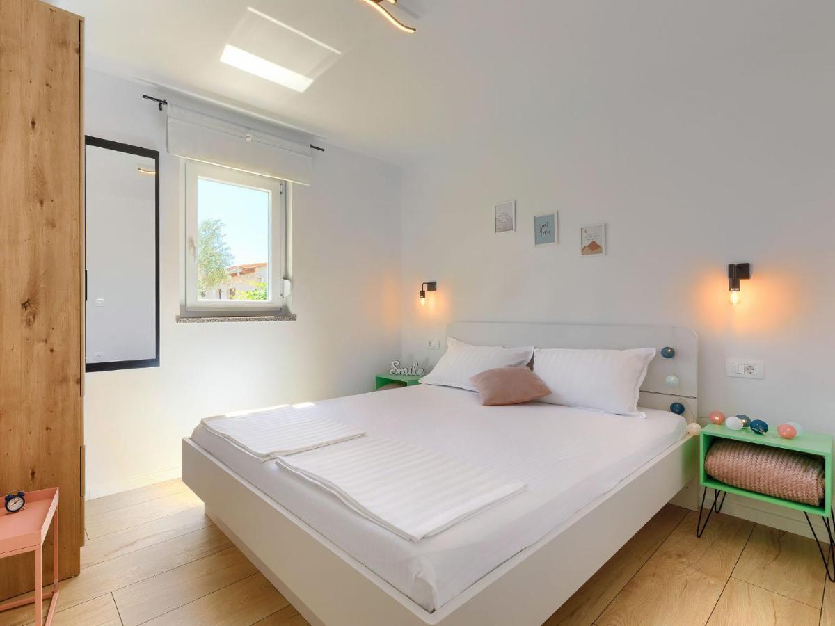 Holiday Home Laura By Interhome Pola Esterno foto